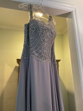 Fabulous Madelyn Gardner, New York - Mother of The Groom Dress Size 8, Gray